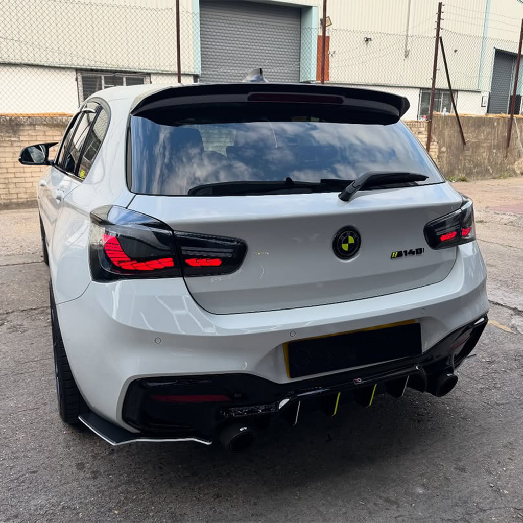 (Por Encomenda) Faróis Traseiros LED GTS STYLE Preto BMW Série 1 (F20/F21)